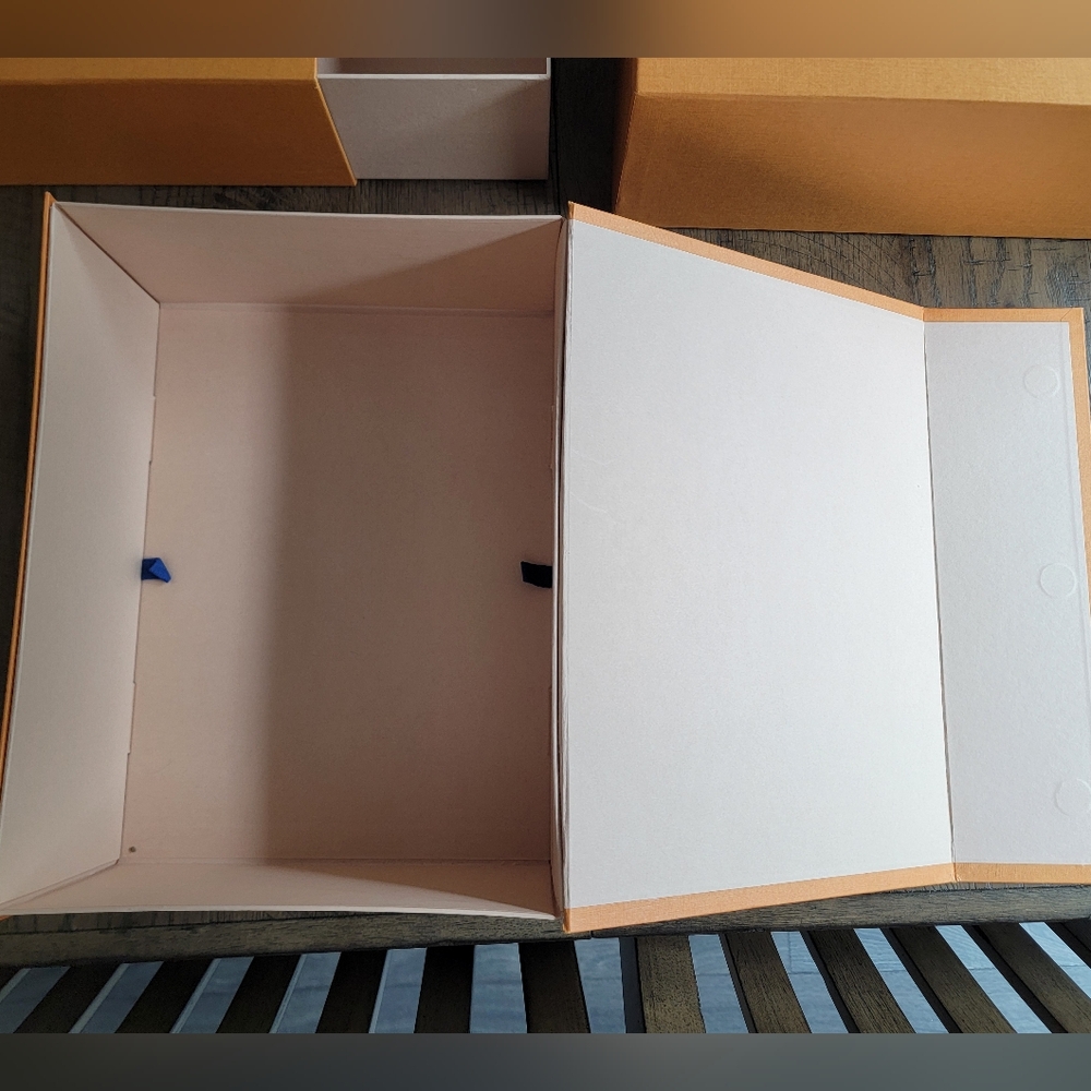 Louis Vuitton Orange and Blue Packaging Collection - Picture 8 of 8